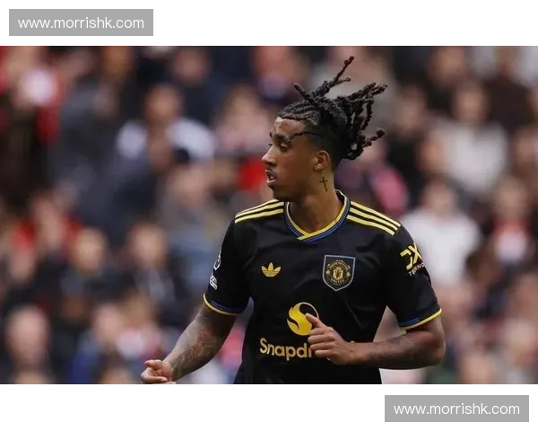 曼联后卫崛起之路：从默默无闻到球队防线核心的奋斗历程